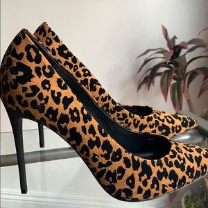 Zara brand new leopard print heels🐾